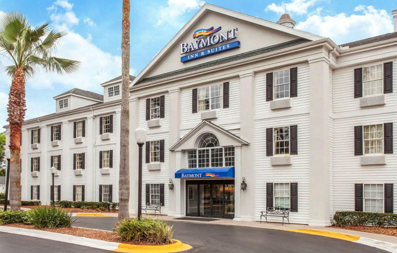 Baymont By Wyndham Jacksonville/Butler Blvd Exterior photo