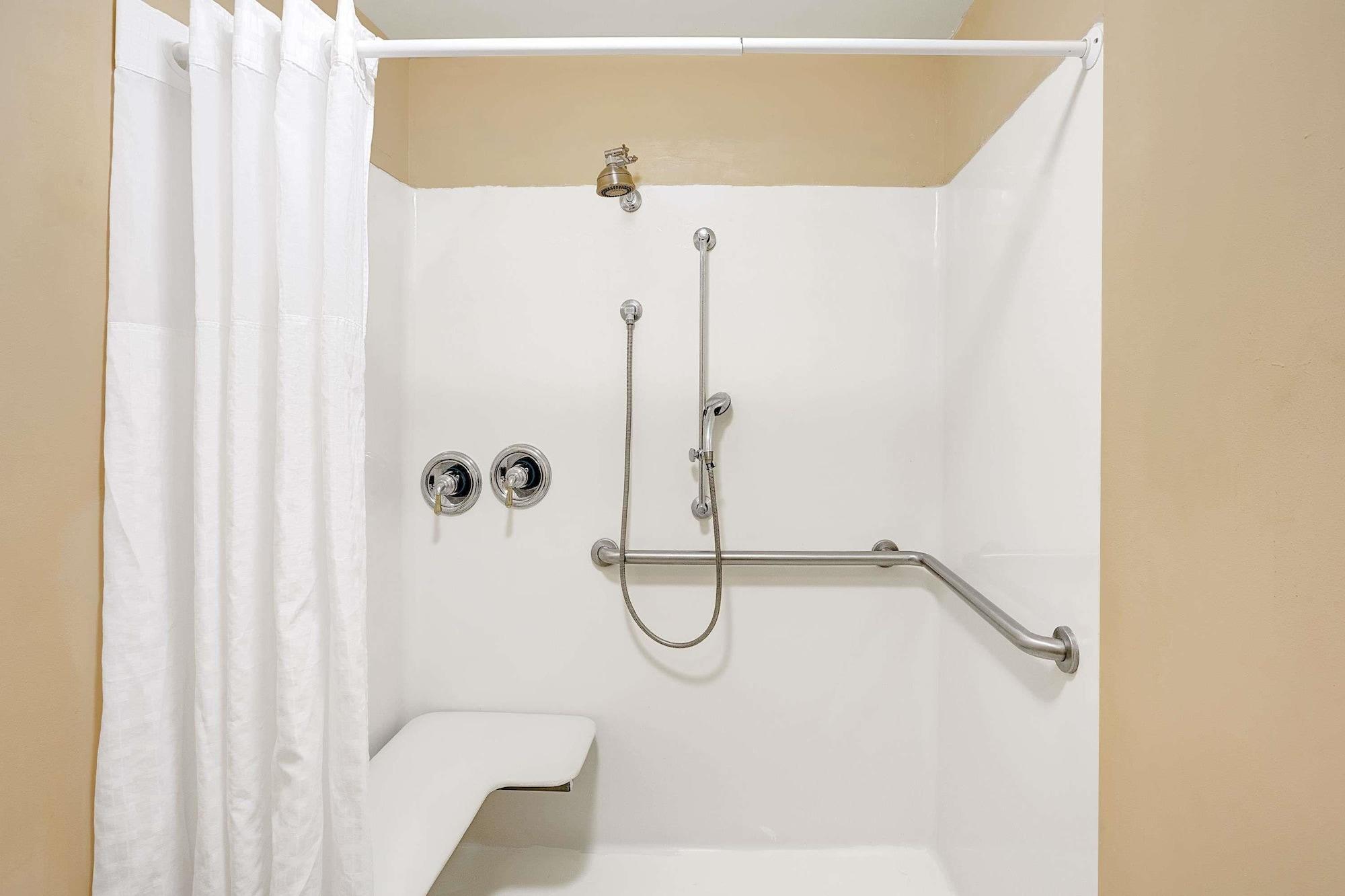 Baymont By Wyndham Jacksonville/Butler Blvd Exterior photo
